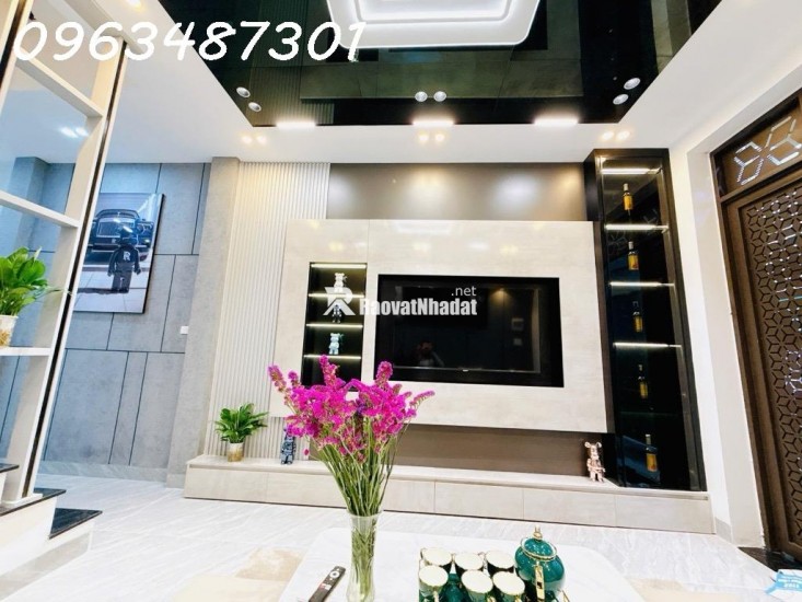 BÁN NHÀ NGUYỄN CHÍNH - Ô TÔ ĐỖ CỬA - DÂN XÂY CHẮC CHẮN - 40M²x4T - NHỈNH 6 TỶ